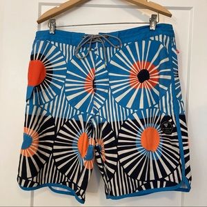 Mens VISSLA Board Shorts Size 36
